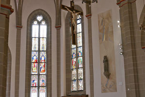 Malerischer Spiegel an der gotischen Madonna in St. Crescentius (Foto: Karl-Franz Thiede)